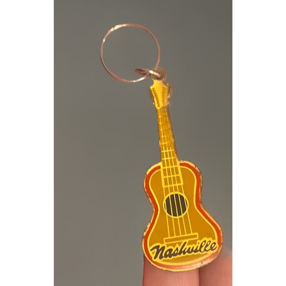 VTG Nashville Music Guitar Instrument Keychain Key Enamel Keyring Tag Fob - Picture 1 of 2